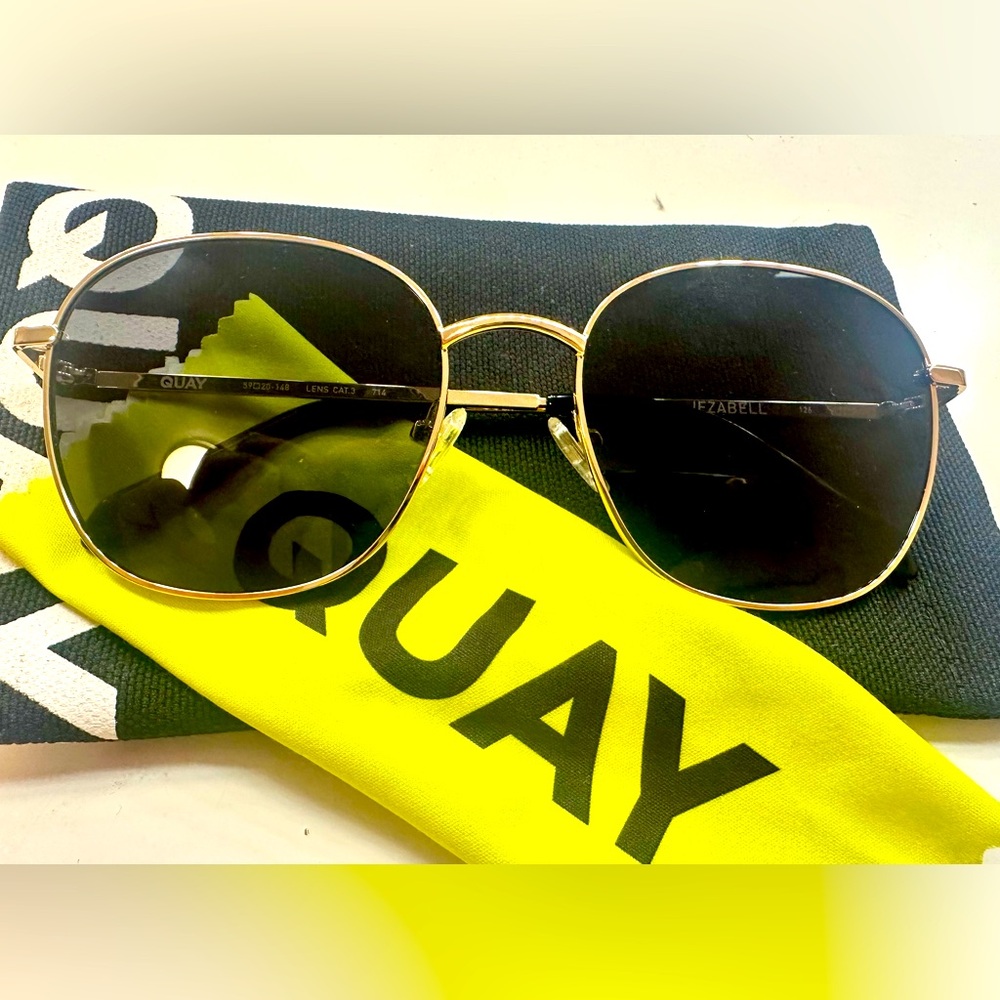 QUAY SUNNIES